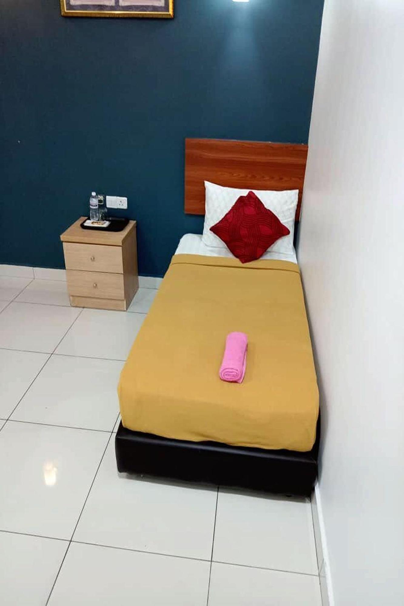 Coop Putrajaya & Cyberjaya 2* Kampung Dengkil